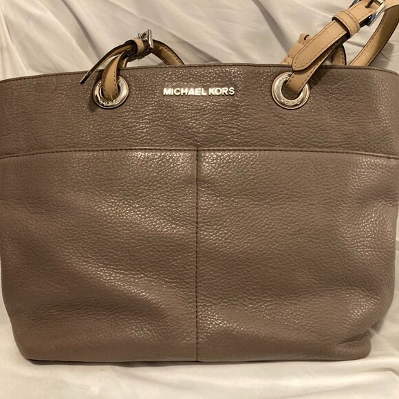 NWOT Michael Kors Medium Bedford adjustable shoulder bag tote - Picture 1 of 3